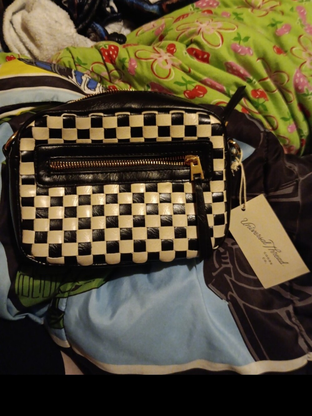 Universal thread target B&W checkered woven purse
